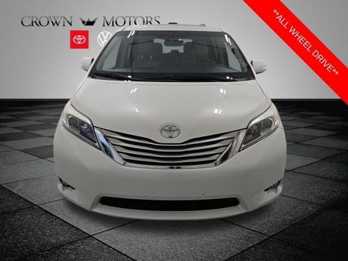 Used 2017 Toyota Sienna Limited Premium AWD/4WD image 2