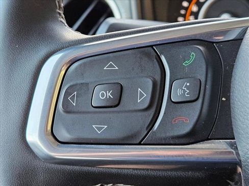 Used 2025 Jeep Wrangler Unlimited Sahara AWD/4WD image 24