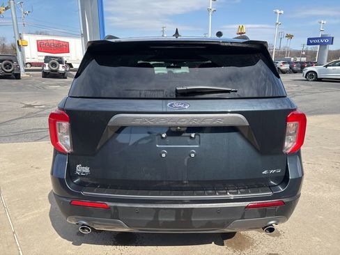 Used 2024 Ford Explorer XLT w/ Equipment Group 202A image 7