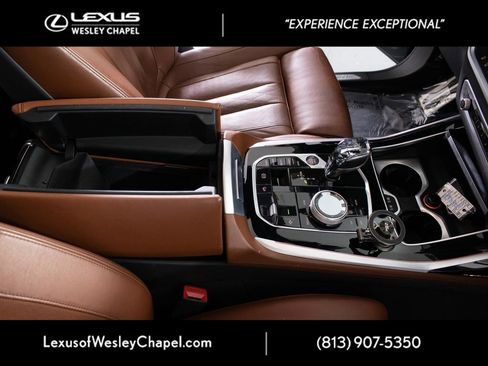 Used 2022 BMW X7 xDrive40i w/ M Sport Package AWD/4WD image 31