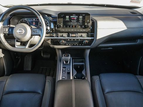 Used 2024 Nissan Pathfinder SL image 11