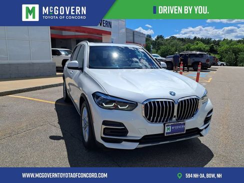 Used 2022 BMW X5 xDrive45e w/ Premium Package AWD/4WD image 11