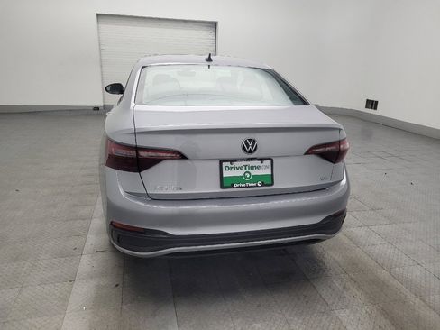 Used 2023 Volkswagen Jetta SE FWD image 6