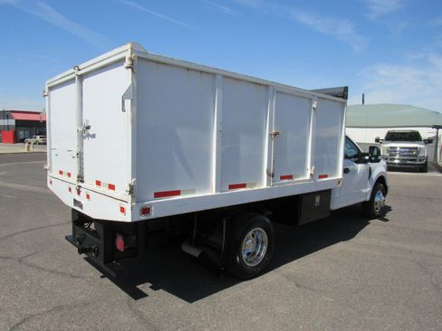 Used 2017 Ford F350 XL w/ Power Equipment Group RWD image 6