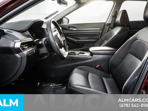 Used 2025 Nissan Altima 2.5 SV image 16