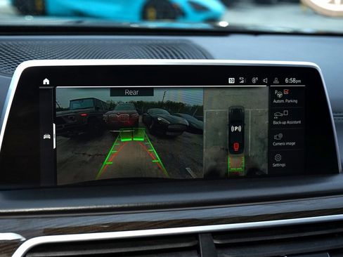 Used 2021 BMW 740i xDrive w/ Premium Package image 16