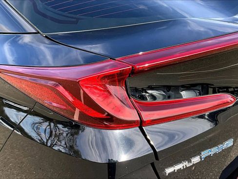 Certified 2022 Toyota Prius Prime LE image 28