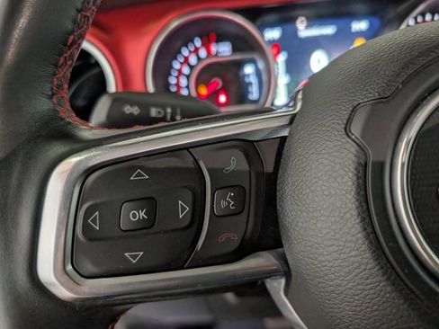 Used 2022 Jeep Gladiator Rubicon w/ Cold Weather Group AWD/4WD image 18