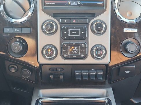 Used 2016 Ford F250 Platinum w/ FX4 Off-Road Package image 18