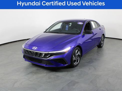 Certified 2025 Hyundai Elantra Sport image 2