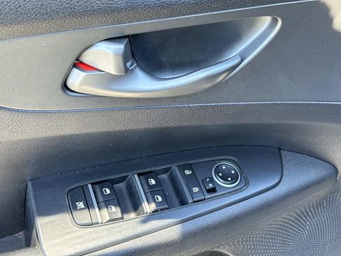 Used 2021 Kia Forte LXS image 11