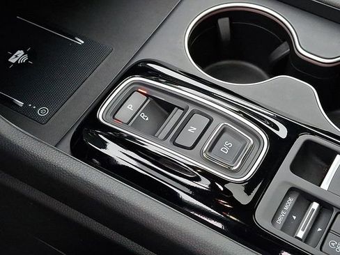 Certified 2025 Honda Pilot Black Edition image 17