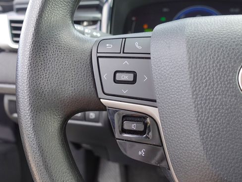 Used 2025 Toyota Camry LE image 13