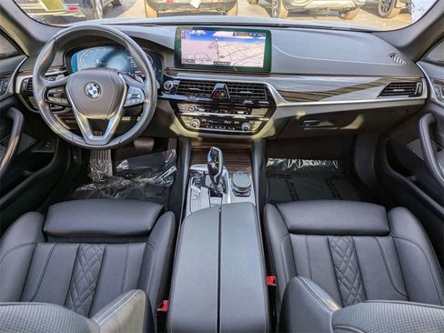 Used 2021 BMW 530i w/ M Sport Package image 14