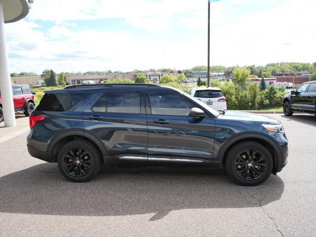 Certified 2024 Ford Explorer XLT w/ Equipment Group 202A AWD/4WD image 4