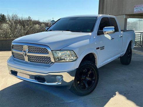Used 2016 RAM 1500 Laramie w/ Convenience Group image 2