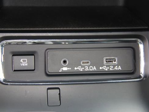 Used 2025 Subaru Ascent Limited AWD/4WD image 30