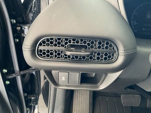 New 2026 Honda HR-V LX image 8