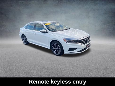 Used 2022 Volkswagen Passat 2.0T SE image 9