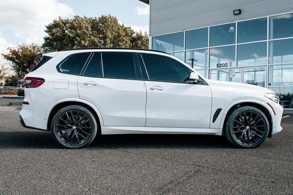 Used 2021 BMW X5 M50i w/ Executive Package AWD/4WD image 98