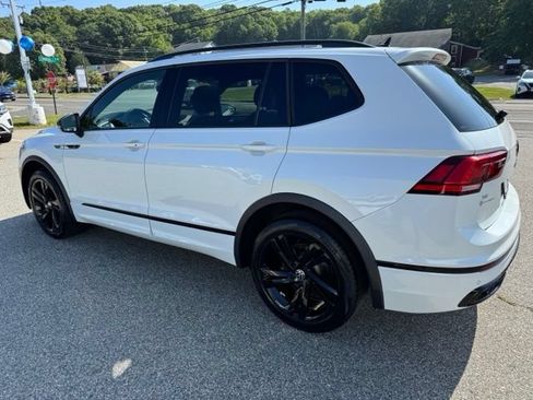 Certified 2023 Volkswagen Tiguan SE R-Line AWD/4WD image 7