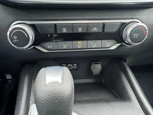 Used 2025 Nissan Altima 2.5 SV image 36