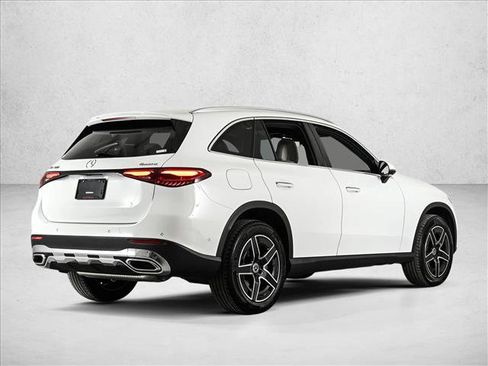 Used 2026 Mercedes-Benz GLC 300 4MATIC image 5