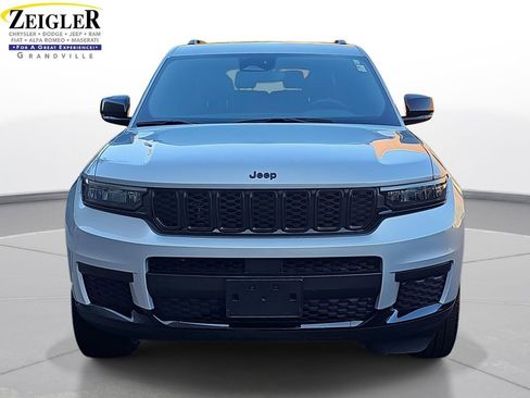 Certified 2023 Jeep Grand Cherokee L Laredo image 2