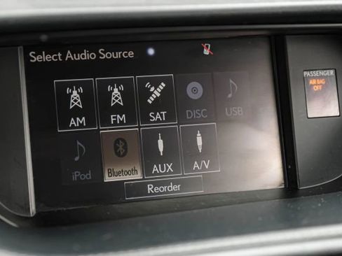 Used 2016 Lexus ES 300h image 38