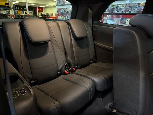 Used 2025 Mercedes-Benz GLS 450 4MATIC image 25
