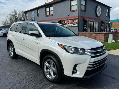 Used 2019 Toyota Highlander Limited AWD/4WD image 4