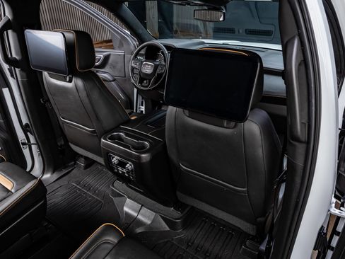 Used 2021 GMC Yukon AT4 w/ Rear Media and Nav Package AWD/4WD image 28