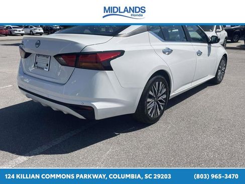 Used 2025 Nissan Altima 2.5 SV FWD image 6