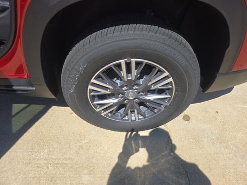 New 2026 Chevrolet Traverse LT w/ Enhanced Driving Package FWD image 12