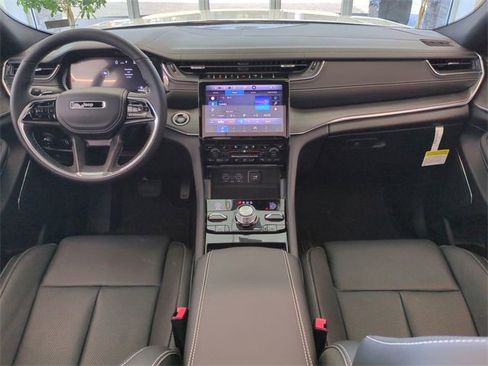 New 2025 Jeep Grand Cherokee Overland w/ Luxury Tech Group IV image 15