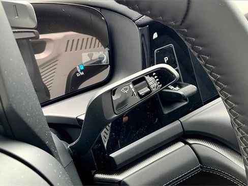 New 2025 Porsche Panamera 4 image 36