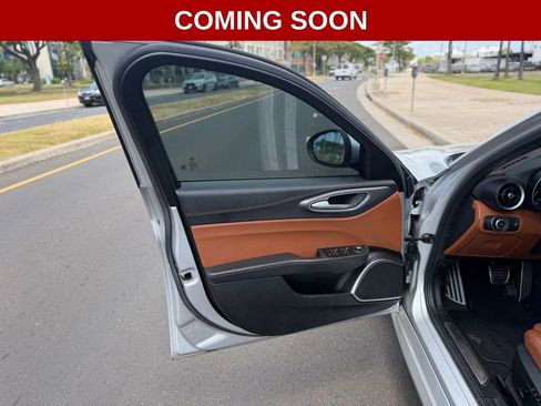 Used 2018 Alfa Romeo Giulia Ti Sport w/ Quick Order Package 22U Sport RWD image 14