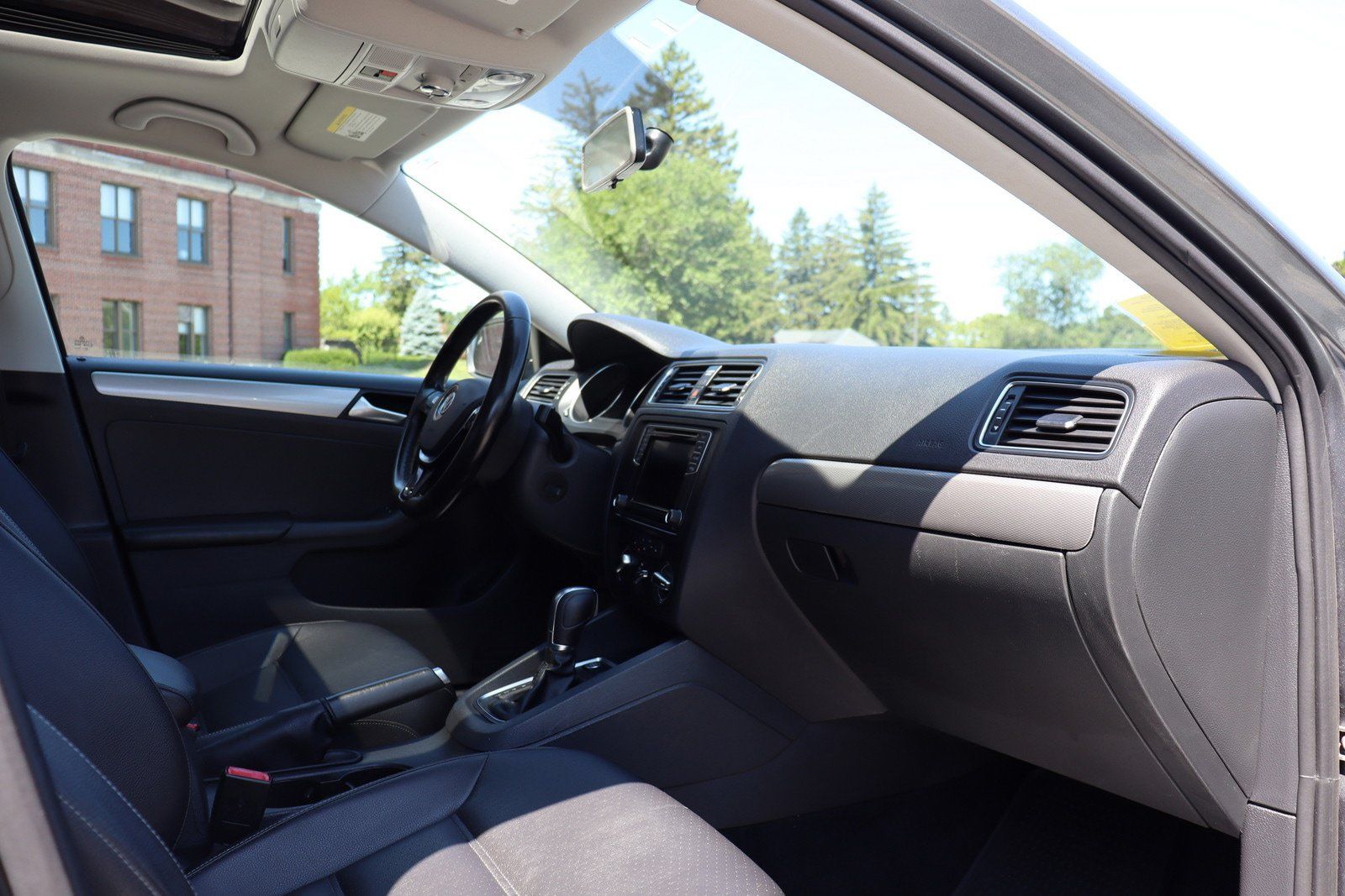 Used 2018 Volkswagen Jetta SE FWD image 17