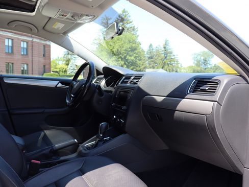Used 2018 Volkswagen Jetta SE FWD image 17