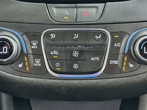 Used 2024 Chevrolet Malibu LT FWD image 17