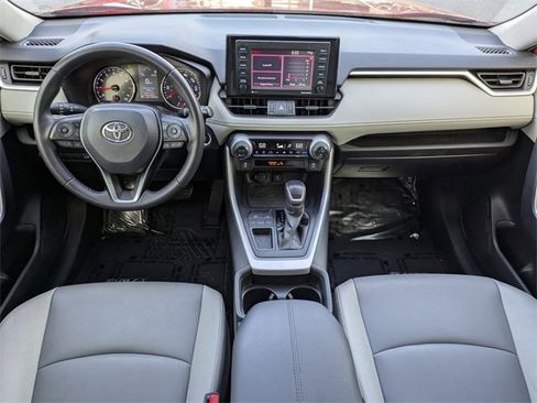 Used 2021 Toyota RAV4 XLE Premium image 14