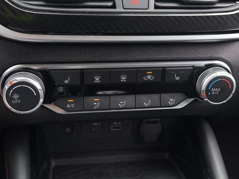 Used 2024 Nissan Altima 2.5 SR w/ SR Premium Package FWD image 26