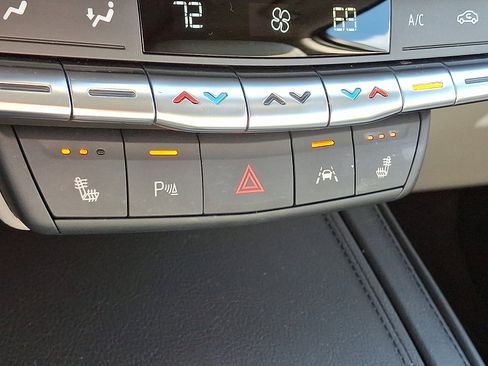 Used 2023 Cadillac XT4 Luxury w/ Cold Weather Package image 25