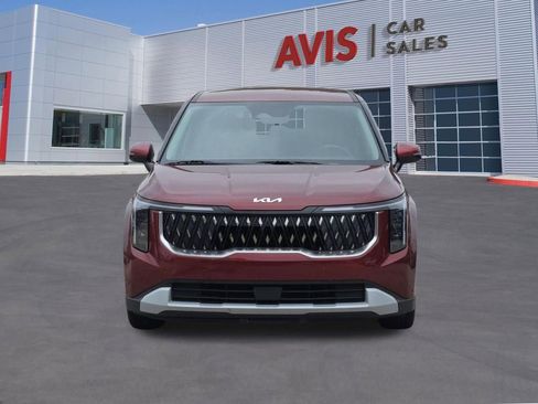 Used 2025 Kia Carnival FWD image 2