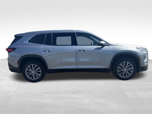 Used 2026 Buick Enclave Preferred FWD image 2