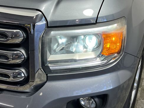 Used 2019 GMC Canyon SLE w/ Driver Alert Package image 12