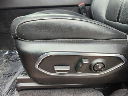 Used 2024 Jeep Wagoneer Series II w/ Flexible Seating Group image 15