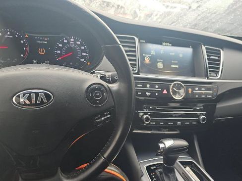 Used 2017 Kia K900 Premium RWD image 7