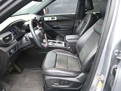 Used 2023 Ford Explorer ST-Line w/ Class IV Trailer Tow Package image 17