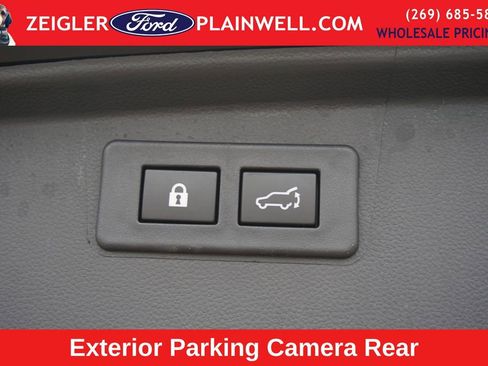 Used 2023 Subaru Outback Premium image 11